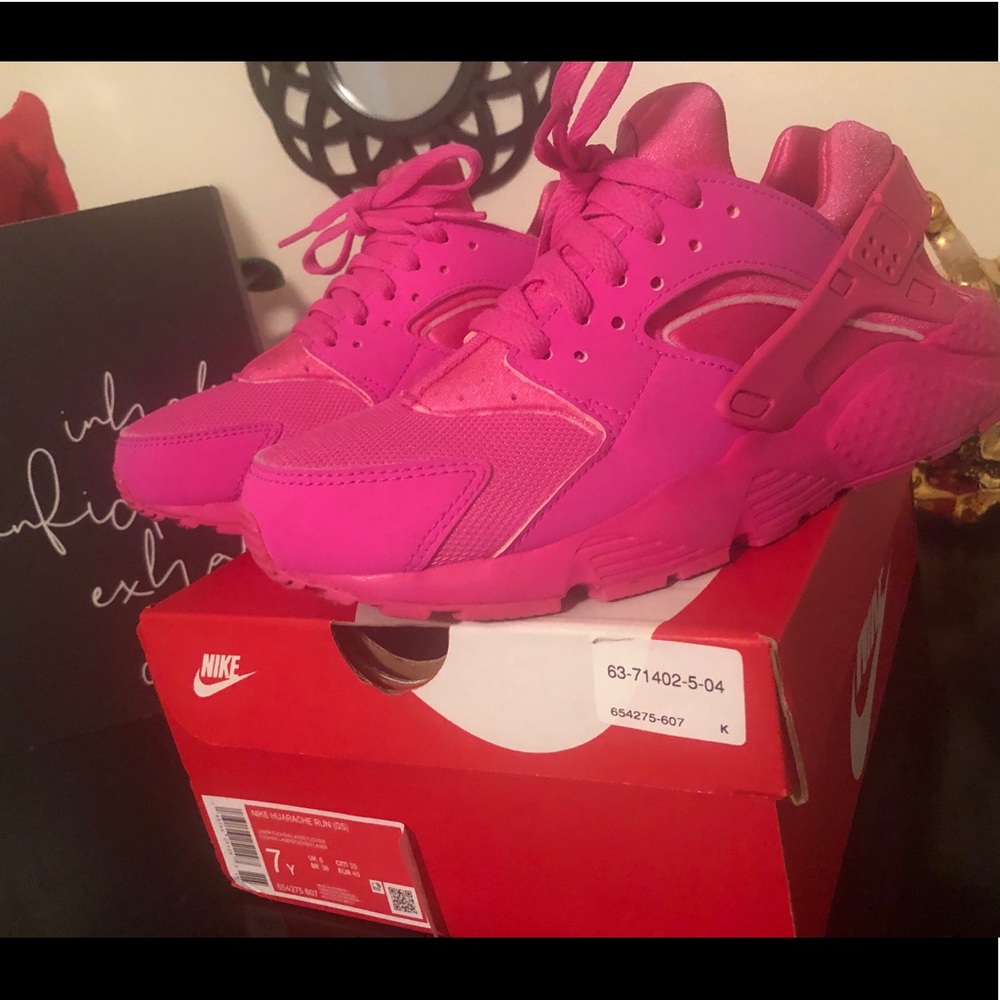 Laser Fuchsia Nike Huarache ( GS 7Y, WM 8- 8.5 )